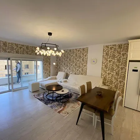 Us Embassy * 地拉那