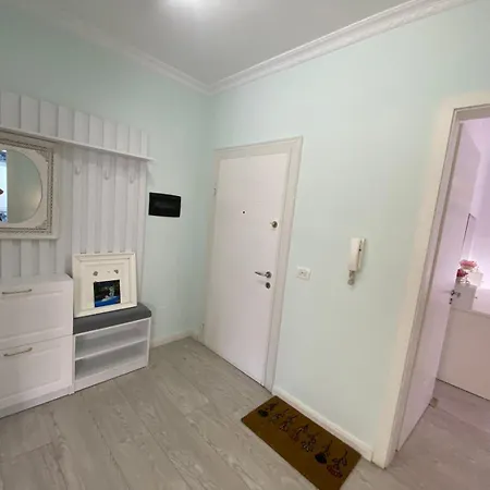 Us Embassy * 地拉那