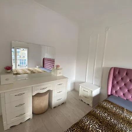 Us Embassy 아파트