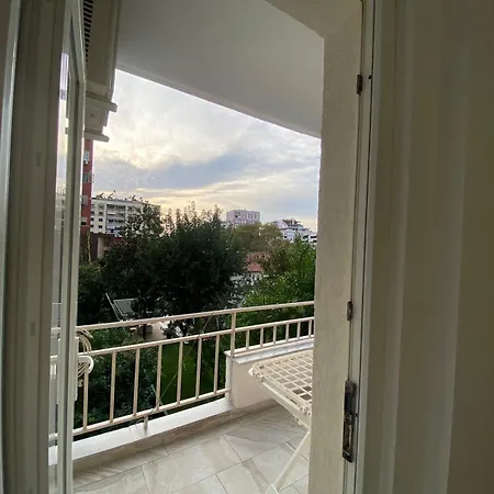 Us Embassy 公寓 地拉那