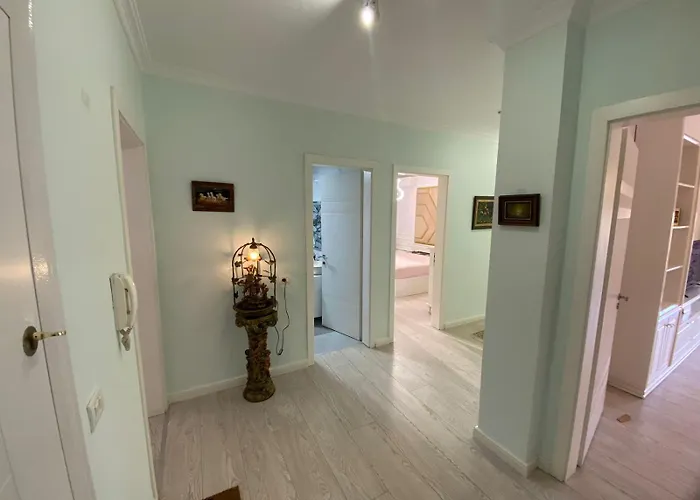 Us Embassy Appartamento